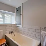 Holiday home 2 Bed In Richmond Oc-g0139 *